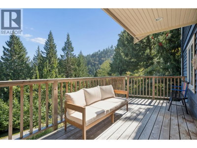 965 VILLAGE Drive | Bowen Island British Columbia | Slide Image Nineteen