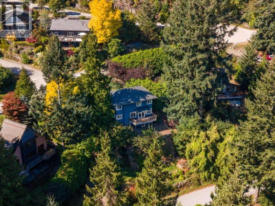 965 VILLAGE Drive | Bowen Island British Columbia | Slide Image Thirty-seven