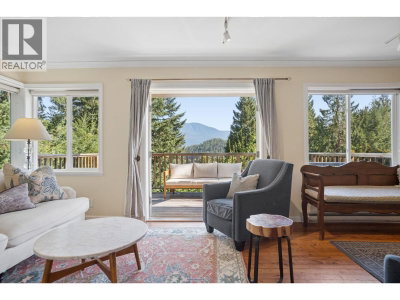 965 VILLAGE Drive | Bowen Island British Columbia | Slide Image Five