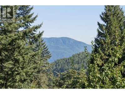 965 VILLAGE Drive | Bowen Island British Columbia | Slide Image Nine