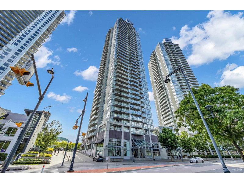 9981 WHALLEY Boulevard Surrey British Columbia, V3T 0G6 - 2 Bedrooms Condo For Sale