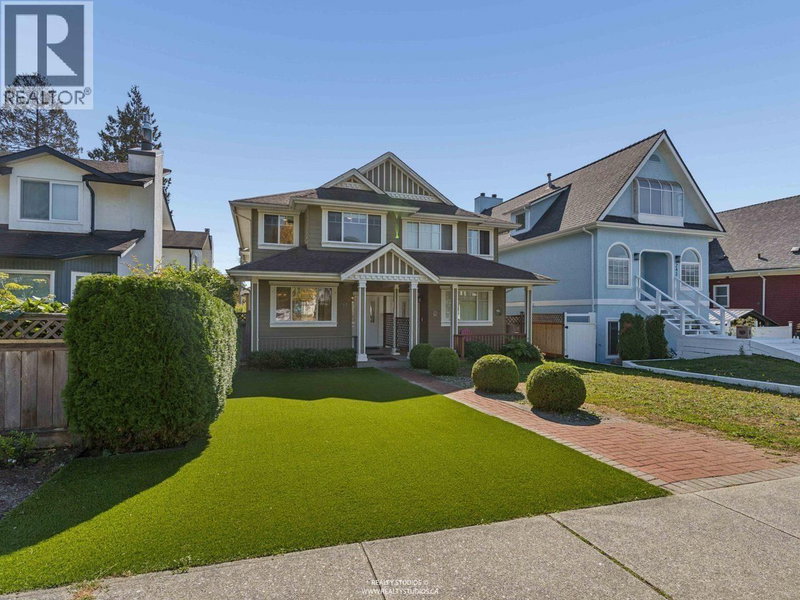 247 19TH Street North Vancouver British Columbia, V7L 2Z1 - 3 Bedrooms Condo For Sale