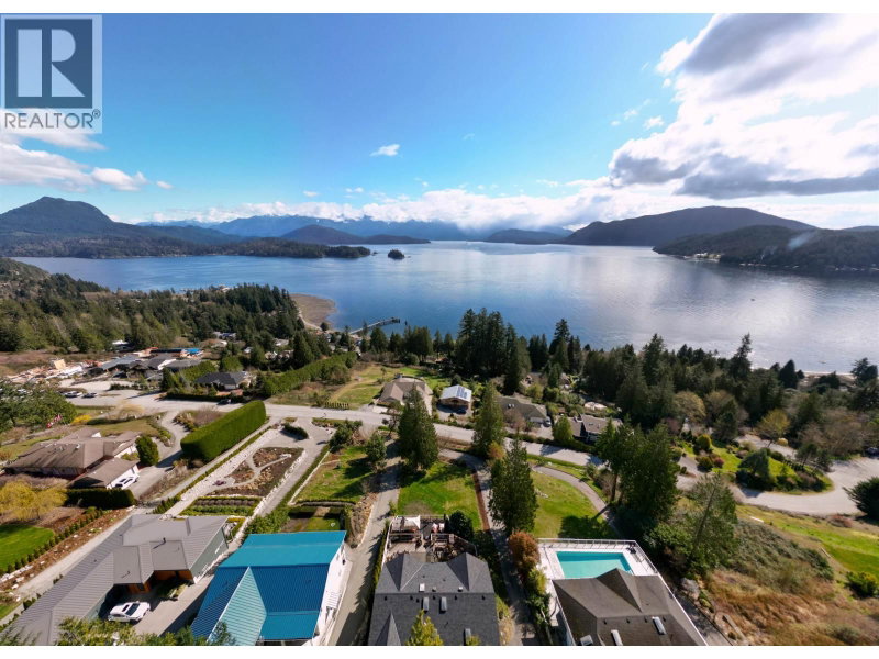 1205 ST ANDREWS Road Gibsons British Columbia, V0N 1V1 - 3 Bedrooms Home For Sale