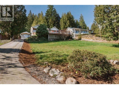1205 ST ANDREWS Road | Gibsons British Columbia | Slide Image Three