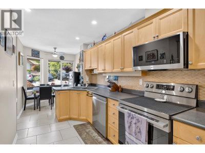 22740 116 Avenue | Maple Ridge British Columbia | Slide Image Ten