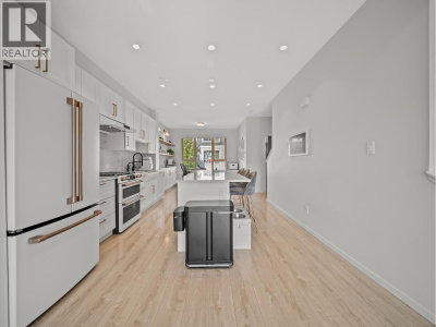3105 DAYANEE SPRINGS Boulevard | Coquitlam British Columbia | Slide Image Eight
