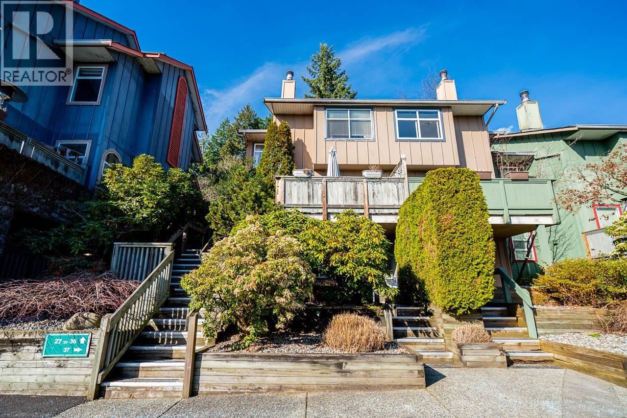 900 17TH Street, North Vancouver, British Columbia V7P 3K5