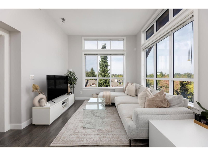 10477 154 Street Surrey British Columbia, V3R 0C6 - 2 Bedrooms Condo For Sale