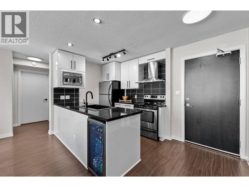 633 ABBOTT Street Vancouver British Columbia, V6B 0J3 - 2 Bedrooms Condo For Sale
