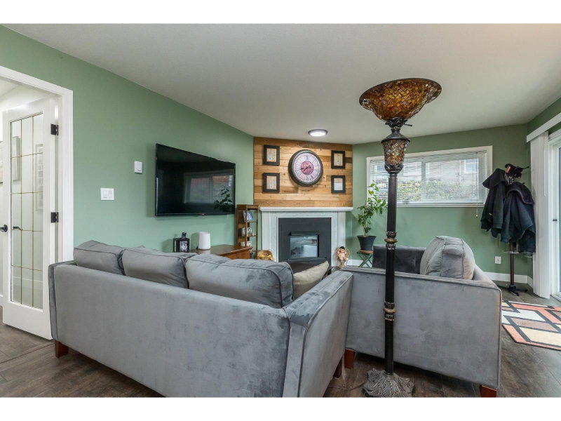 46033 CHILLIWACK CENTRAL Road Chilliwack British Columbia, V2P 1J5 - 2 Bedrooms Condo For Sale