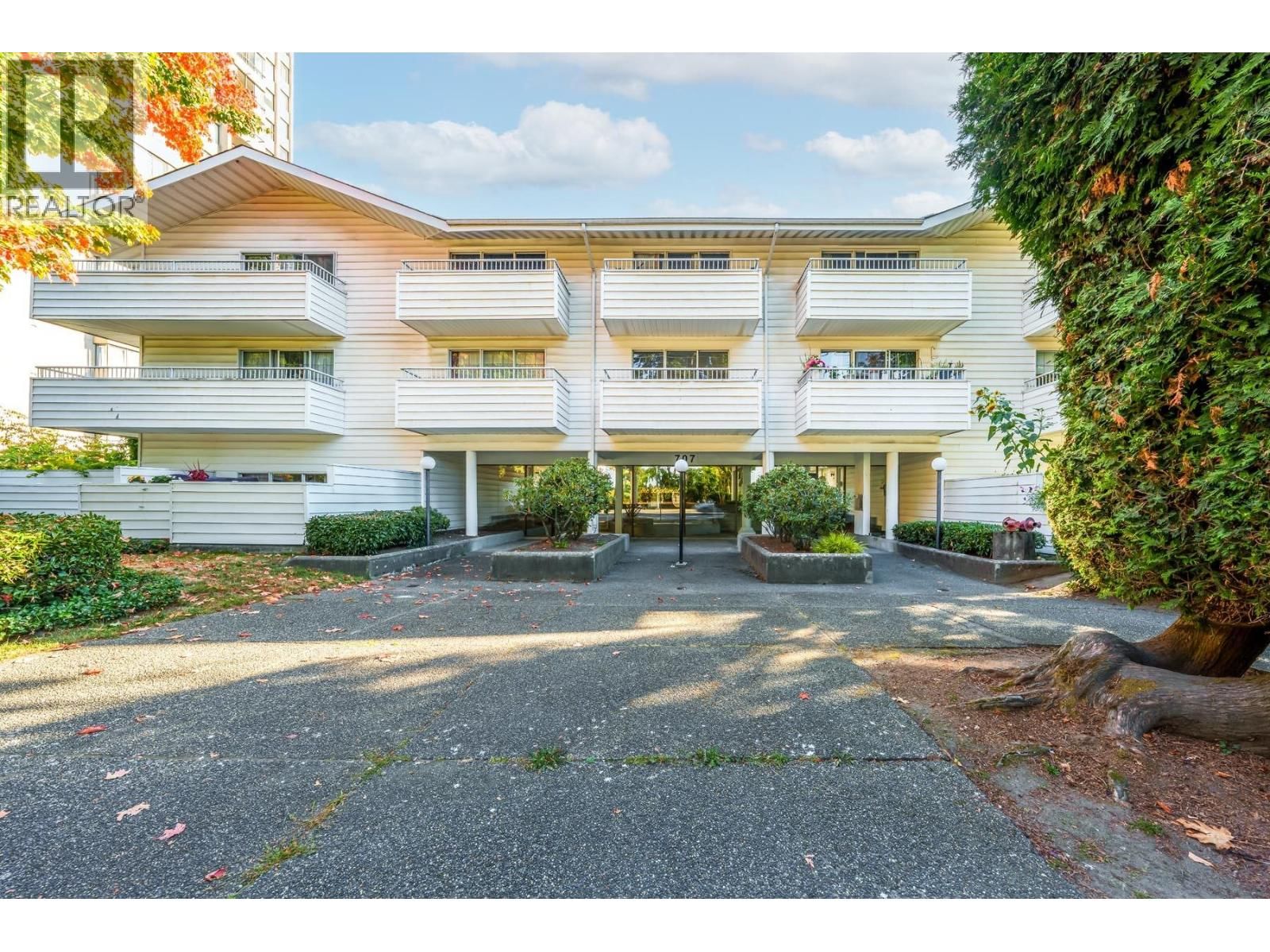707 EIGHTH Street, New Westminster, British Columbia V3M 3S6