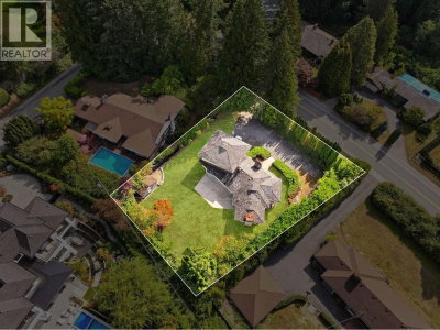 535 STEVENS Drive | West Vancouver British Columbia | Slide Image Thirty-five