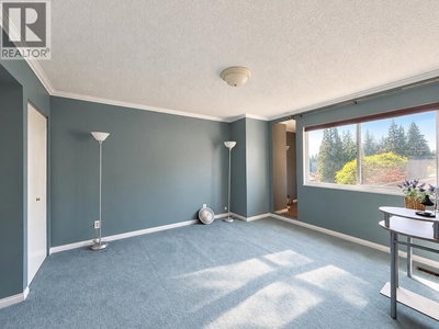2718 BYRON Place | North Vancouver British Columbia | Slide Image Eighteen