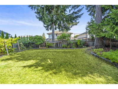 6012 124 Street | Surrey British Columbia | Slide Image Ten