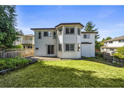 6012 124 Street | Surrey British Columbia | Slide Image Eight