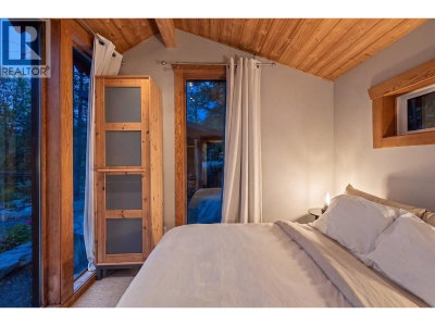 9226 EMERALD Drive | Whistler British Columbia | Slide Image Twelve