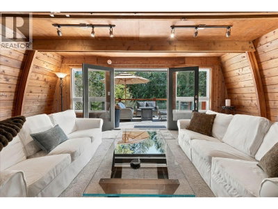 9226 EMERALD Drive | Whistler British Columbia | Slide Image Four