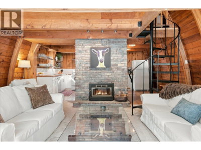 9226 EMERALD Drive | Whistler British Columbia | Slide Image Six