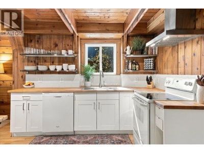 9226 EMERALD Drive | Whistler British Columbia | Slide Image Eight