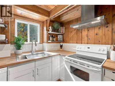 9226 EMERALD Drive | Whistler British Columbia | Slide Image Nine