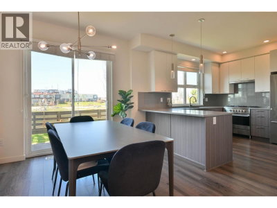 10311 RIVER Drive | Richmond British Columbia | Slide Image Six