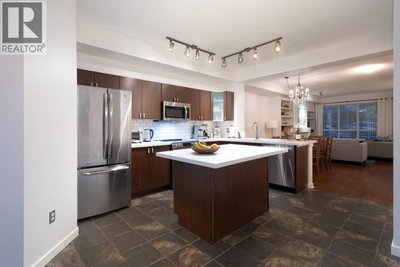 2200 PANORAMA Drive | Port Moody British Columbia | Slide Image Eleven