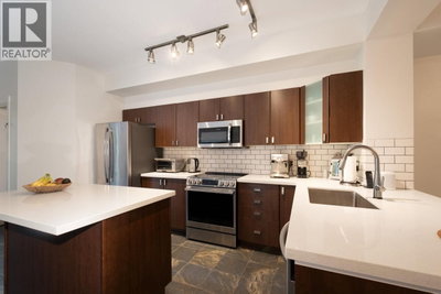 2200 PANORAMA Drive | Port Moody British Columbia | Slide Image Thirteen