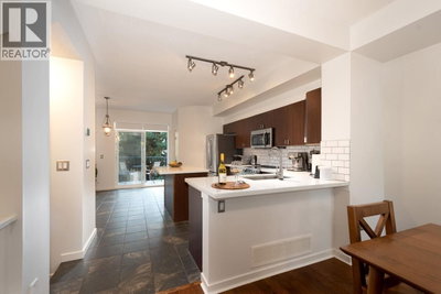 2200 PANORAMA Drive | Port Moody British Columbia | Slide Image Nine