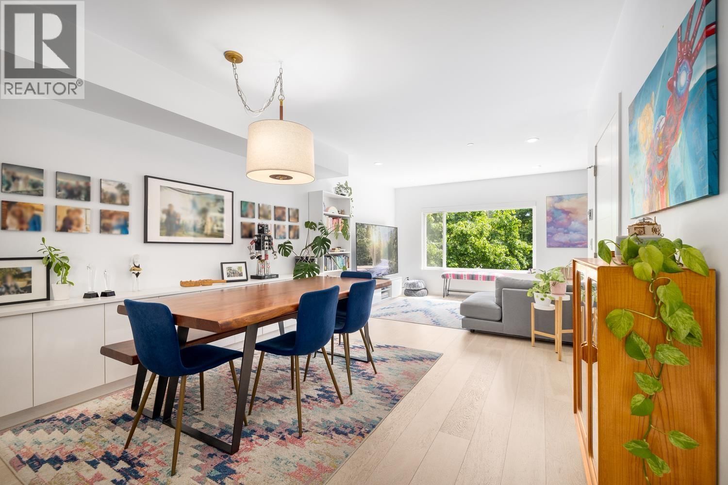 453 16TH Avenue, Vancouver, British Columbia V5T 2T8
