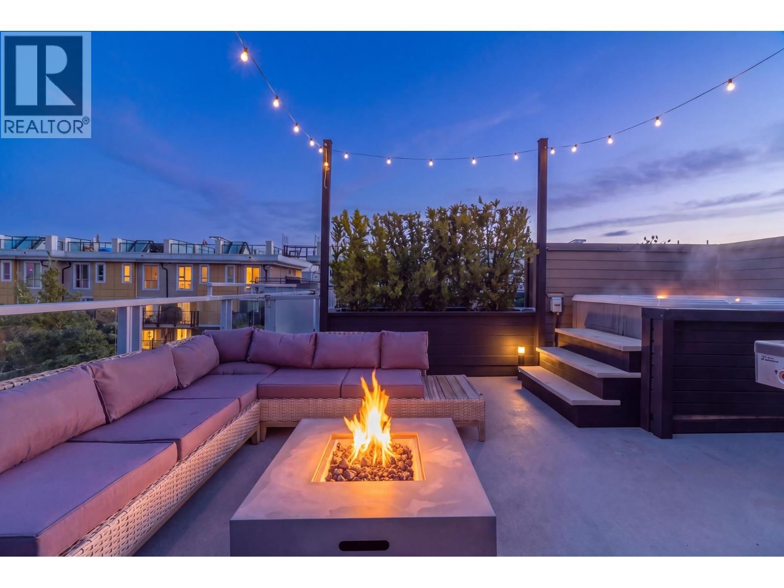 735 15TH Street, North Vancouver, British Columbia V7M 0B8