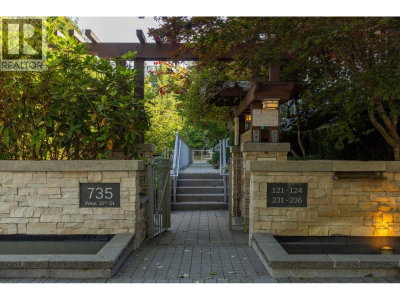735 15TH Street | North Vancouver British Columbia | Slide Image Thirty-seven