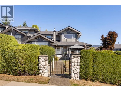 1685 PINETREE Way | Coquitlam British Columbia | Slide Image Five