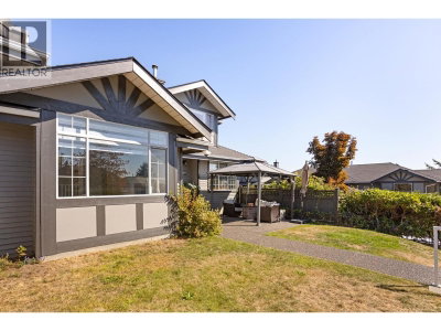 1685 PINETREE Way | Coquitlam British Columbia | Slide Image Seven