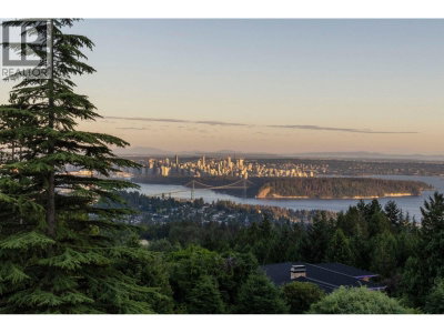 1445 SANDHURST Place | West Vancouver British Columbia | Slide Image Eight
