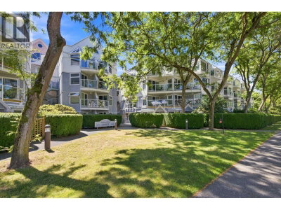 2020 8TH Avenue | Vancouver British Columbia | Slide Image Thirty-five