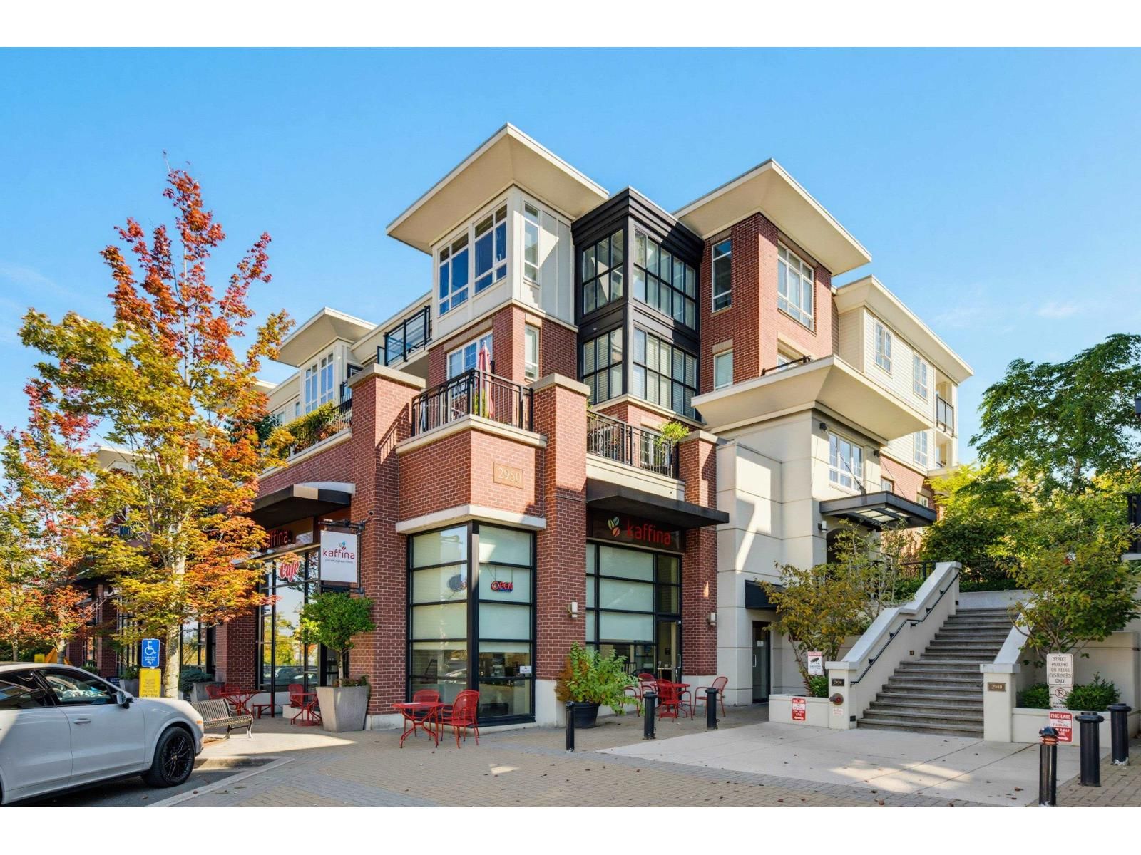2950 KING GEORGE Boulevard, Surrey, British Columbia V4P 0E5