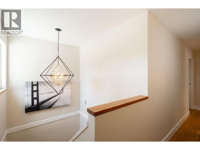 1529 WHITESAILS Drive | Bowen Island British Columbia | Slide Image Twelve