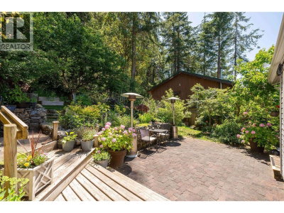 1529 WHITESAILS Drive | Bowen Island British Columbia | Slide Image Twenty-five