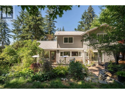 1529 WHITESAILS Drive | Bowen Island British Columbia | Slide Image Six