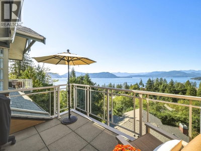 8547 SEASCAPE Court | West Vancouver British Columbia | Slide Image Seventeen