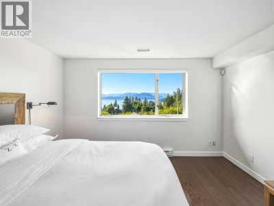8547 SEASCAPE Court | West Vancouver British Columbia | Slide Image Twenty-four