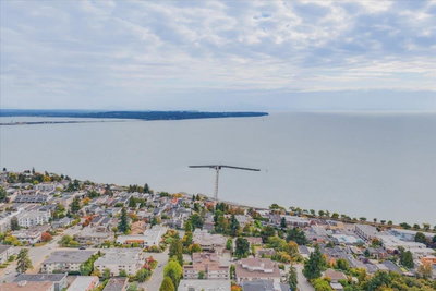 15020 NORTH BLUFF Road | White Rock British Columbia | Slide Image Twenty-two