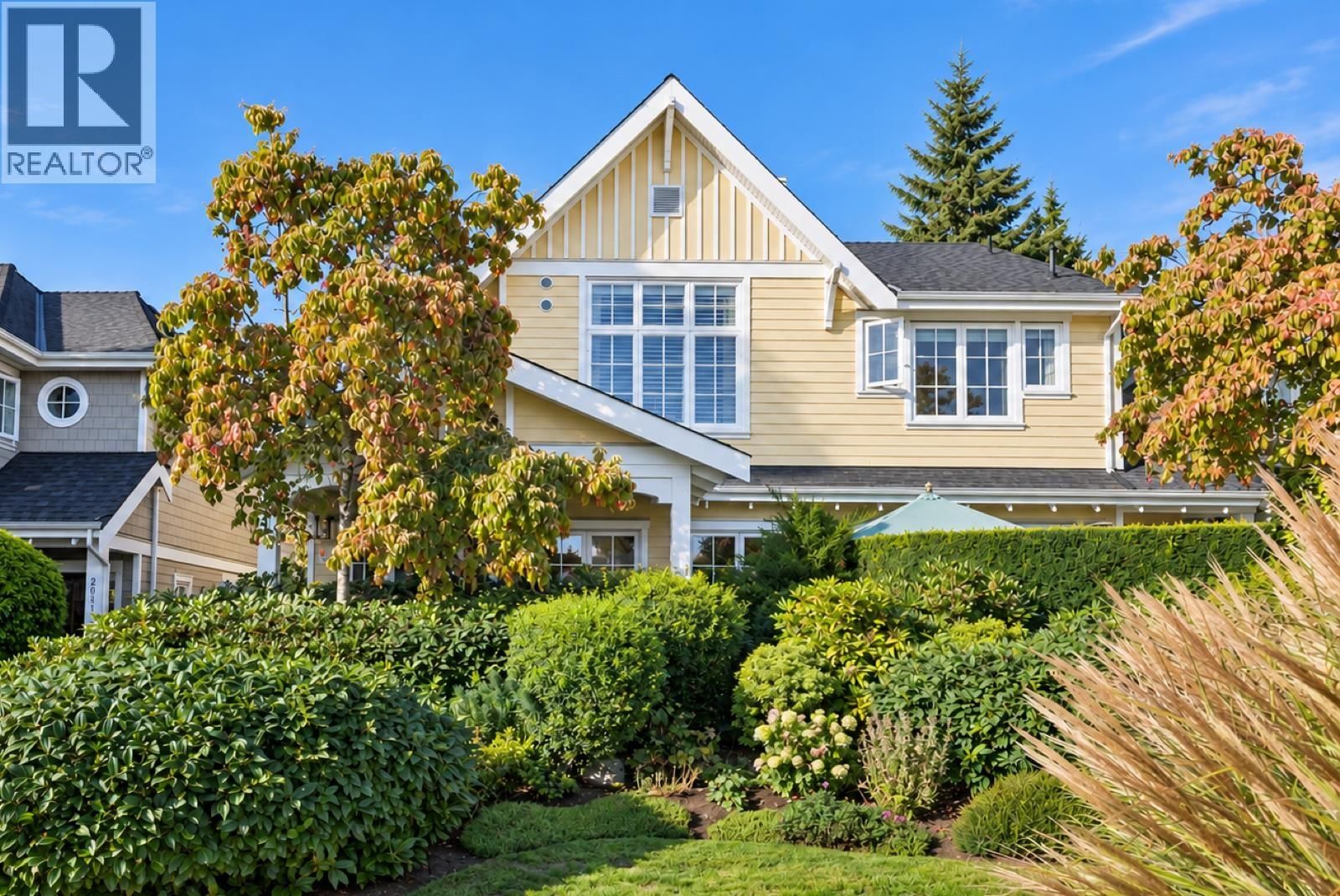 2015 ESQUIMALT Avenue, West Vancouver, British Columbia V7V 1S3