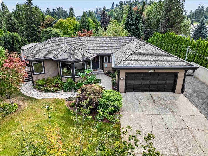 34088 YORK Avenue Mission British Columbia, V2V 6Y5 - 4 Bedrooms Home For Sale