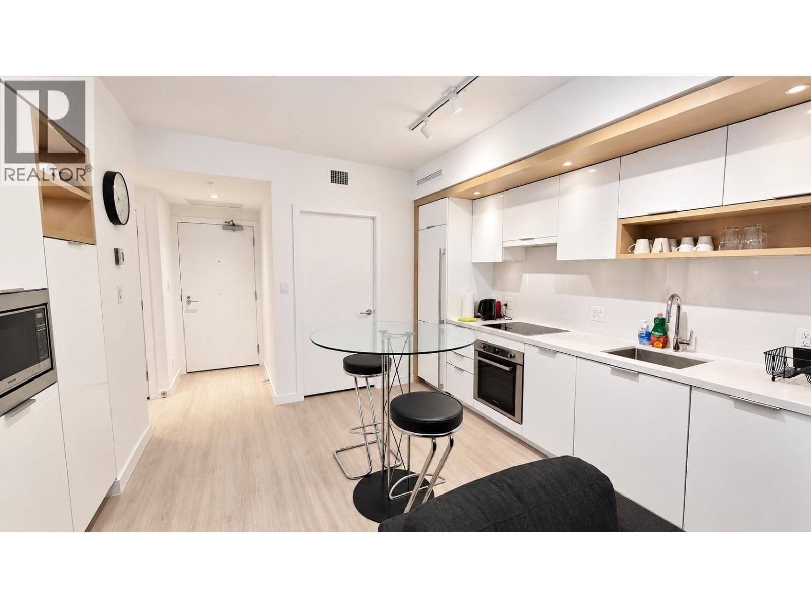 1661 QUEBEC Street, Vancouver, British Columbia V6A 0H2