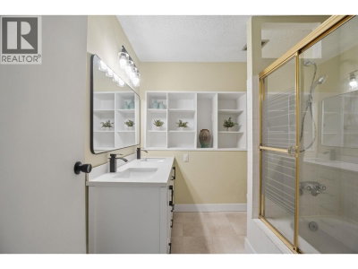 520 CARDIFF Way | Port Moody British Columbia | Slide Image Eighteen