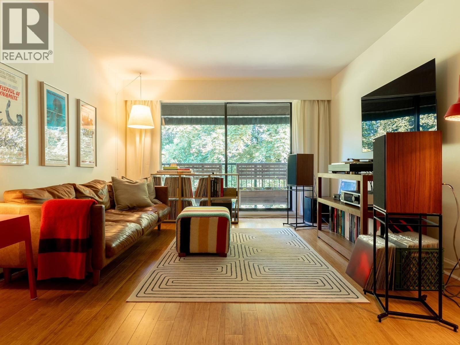 2222 CAMBRIDGE Street, Vancouver, British Columbia V5L 1E6