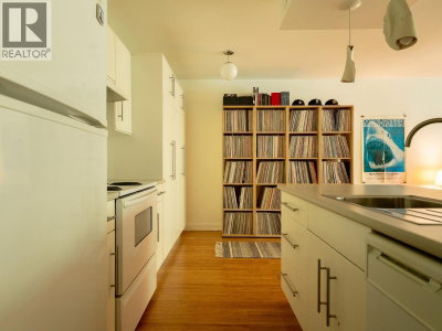 2222 CAMBRIDGE Street | Vancouver British Columbia | Slide Image Thirteen