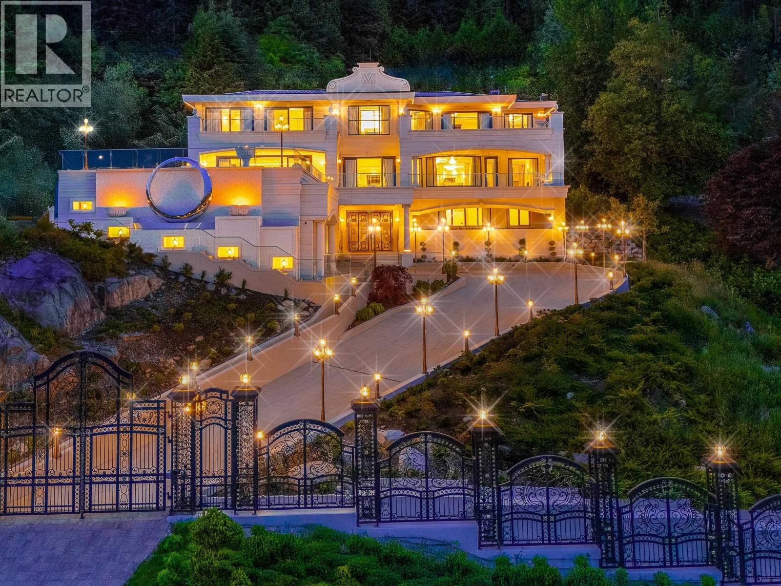 1121 CRESTLINE Road, West Vancouver, British Columbia V7P 3S8