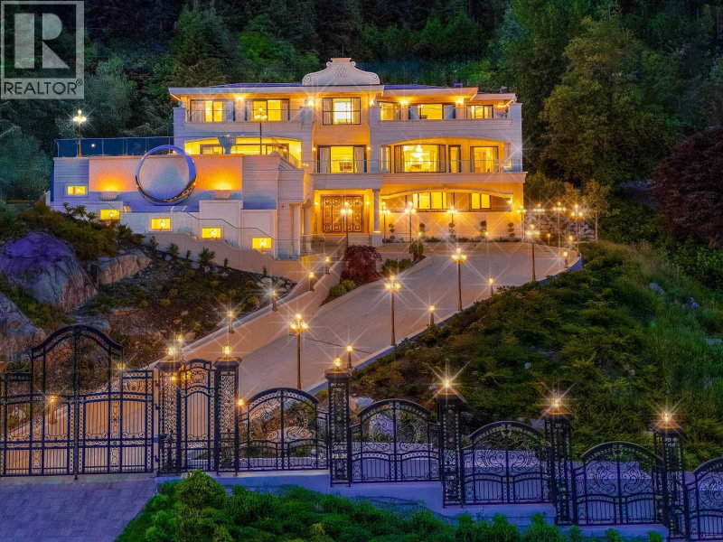 1121 CRESTLINE Road West Vancouver British Columbia, V7P 3S8 - 8 Bedrooms Home For Sale
